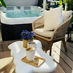 Lejlighed Sejour Detente! Jacuzzi + Jardin Prives Saint-Raphaël