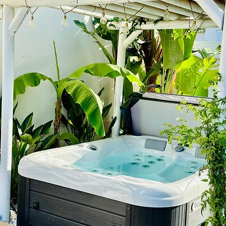 Sejour Detente! Jacuzzi + Jardin Prives 公寓
